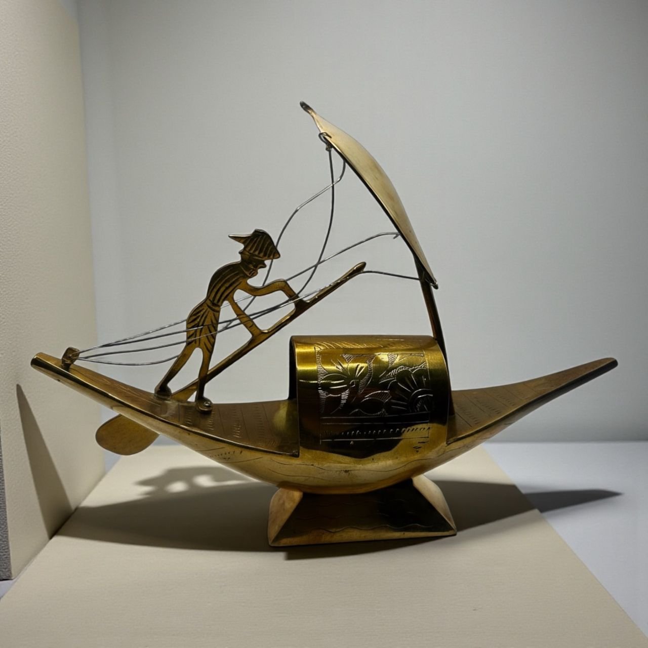 Historical Boat made with brass 13x10 inch with weight of 2 lb 9 oz brass - Image 2