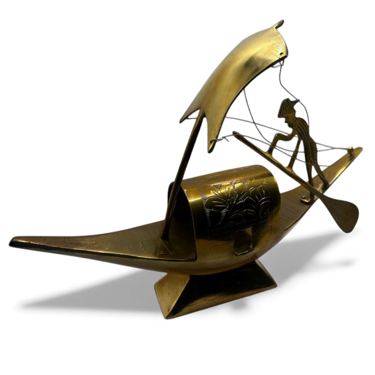 Historical Boat made with brass 13x10 inch with weight of 2 lb 9 oz brass - Image 4